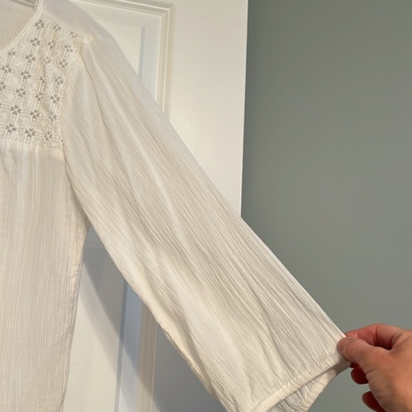 Old Navy Medium Flowy Feminine Top - Picture 5 of 6